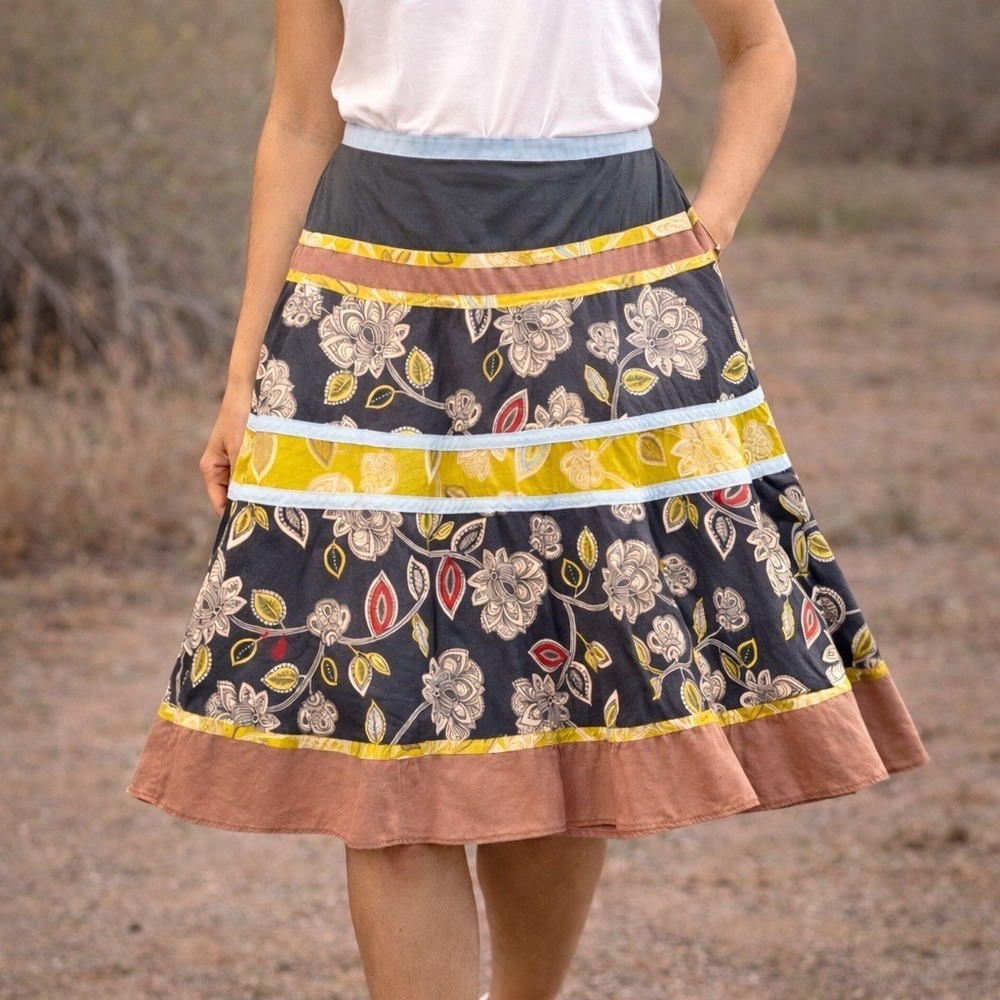 BCBGMAXAZRIA A-Line Eclectic Skirt Women 0 Gray Floral Boho Whimsigoth Summer